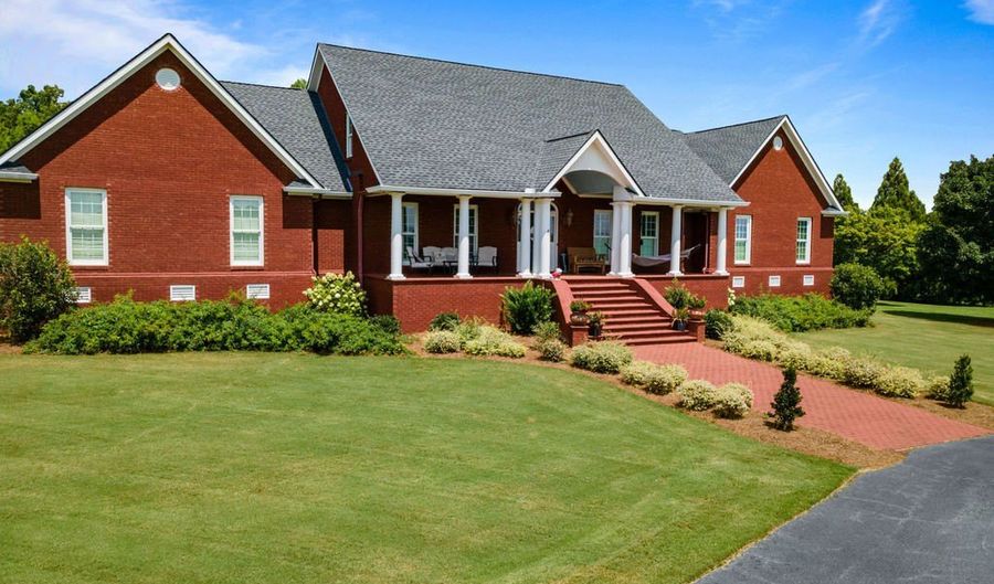 240 Community House Rd, Barnesville, GA 30204 - 3 Beds, 4 Bath