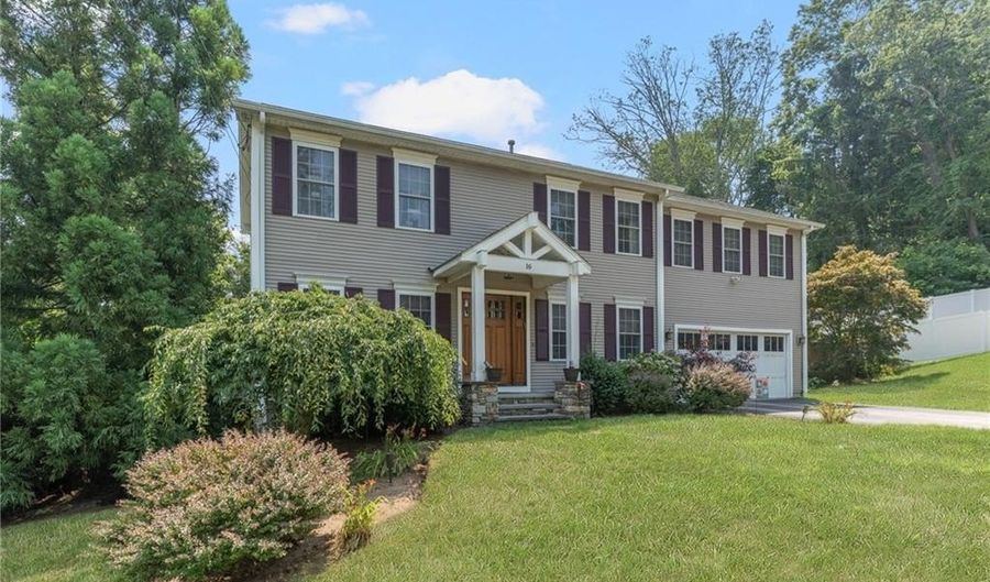 16 Taylor Ln, Warwick, RI 02886 - 4 Beds, 4 Bath