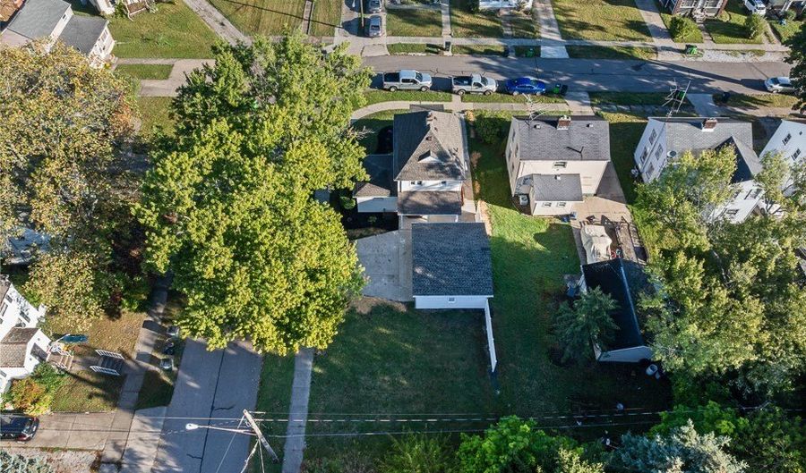 815 Grace St, Alliance, OH 44601 - 3 Beds, 1 Bath