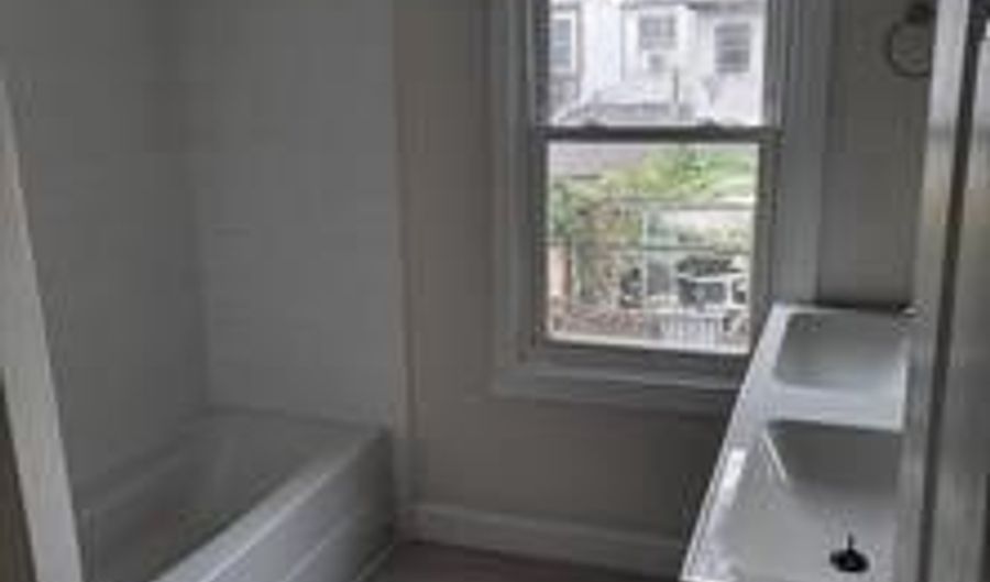 1818 E HAZZARD St, Philadelphia, PA 19125 - 2 Beds, 2 Bath
