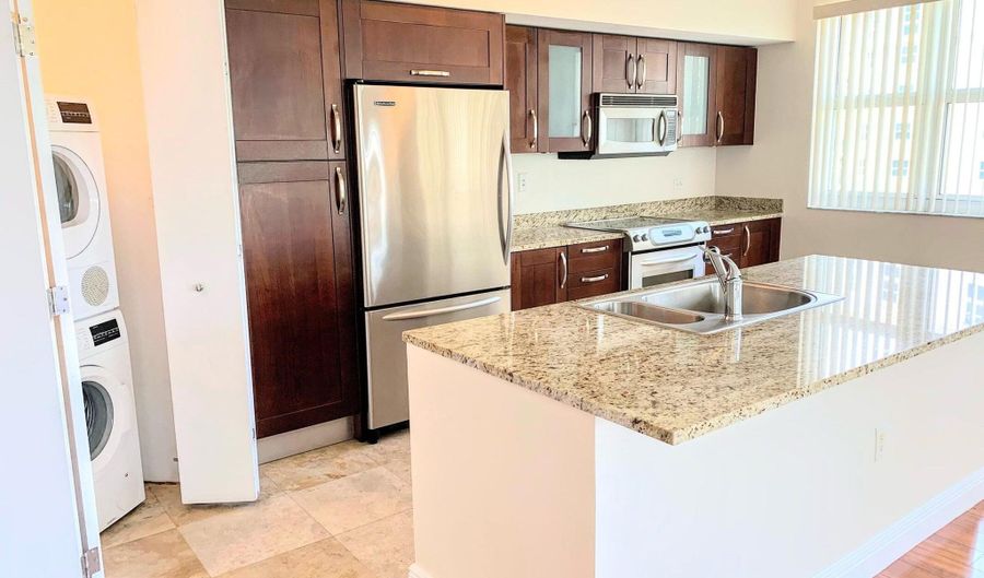 19900 E Country Club Dr 1020, Aventura, FL 33180 - 3 Beds, 3 Bath