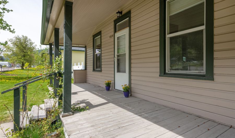 9504 Hwy 200 E, Bonner, MT 59823 - 2 Beds, 1 Bath