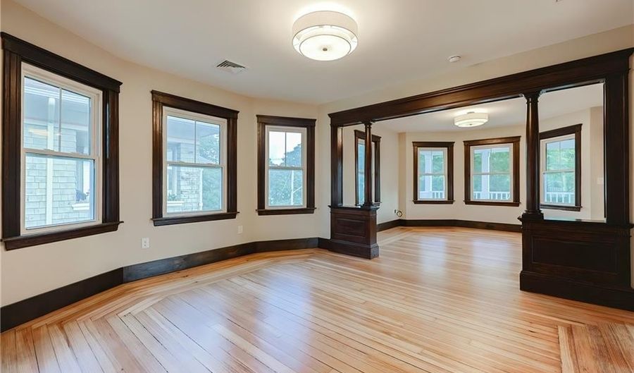 65 Burton St 3, Bristol, RI 02809 - 3 Beds, 1 Bath