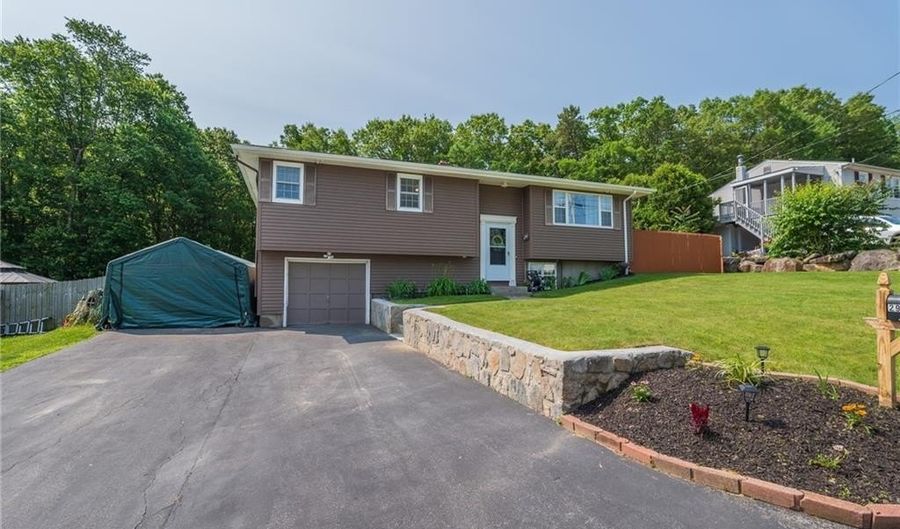 29 Camille Dr, Johnston, RI 02919 - 3 Beds, 2 Bath