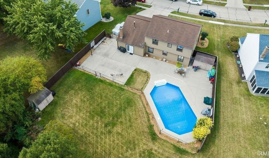 1404 Davidson Ct, Auburn, IN 46706 - 5 Beds, 3 Bath