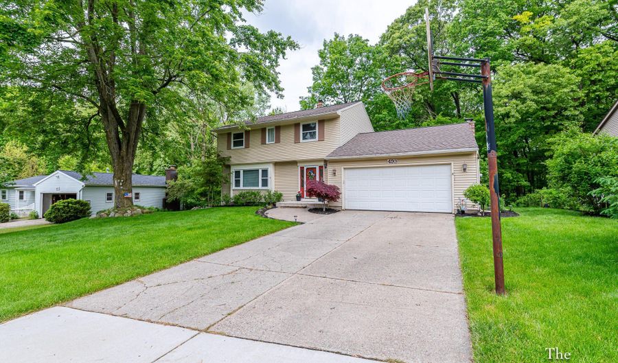 493 Edgeworthe Dr SE, Ada, MI 49301 - 5 Beds, 4 Bath