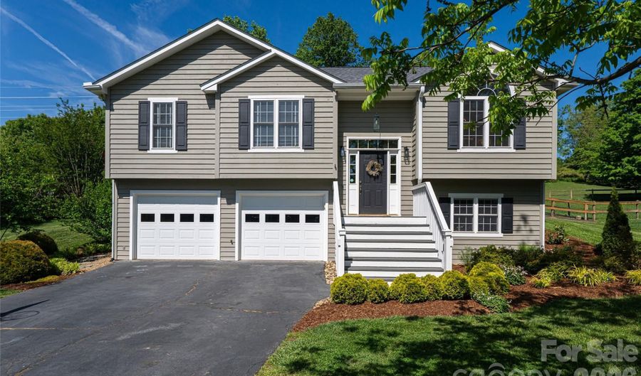 5 Mallory Meadows Ct, Arden, NC 28704 - 3 Beds, 3 Bath