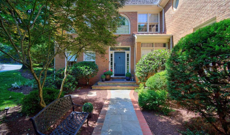 9110 WILLOW GATE Ln, Bethesda, MD 20817 - 5 Beds, 5 Bath