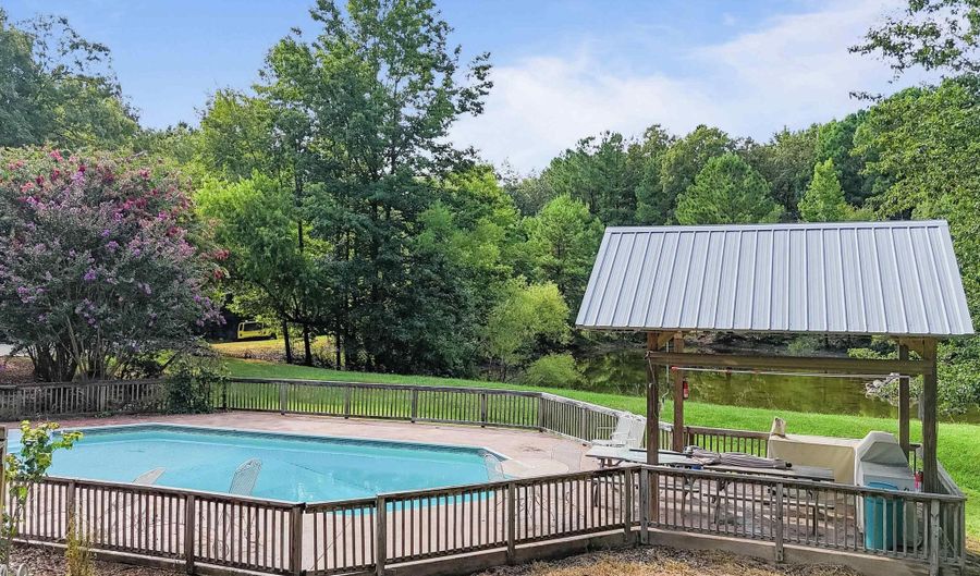 303 CHESTNUT Ln, Alabaster, AL 35007 - 3 Beds, 3 Bath