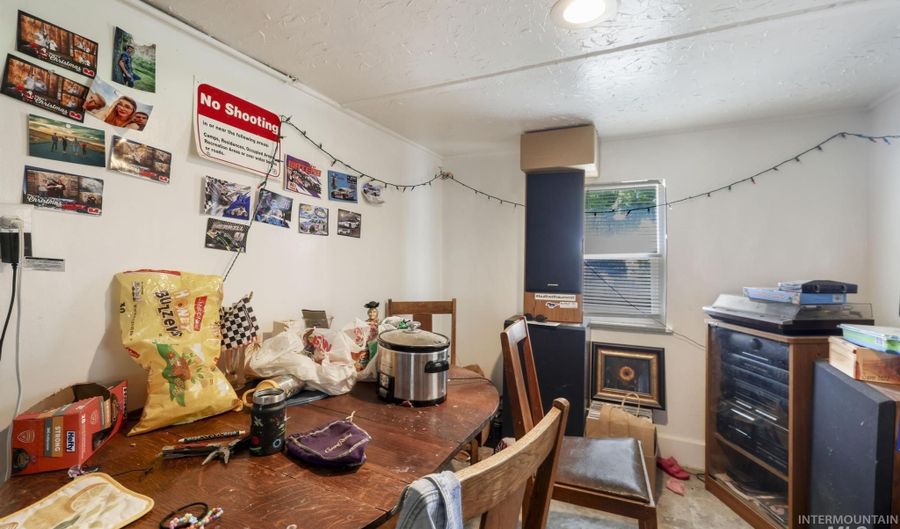 436 Oak St, Castleford, ID 83321 - 1 Beds, 1 Bath