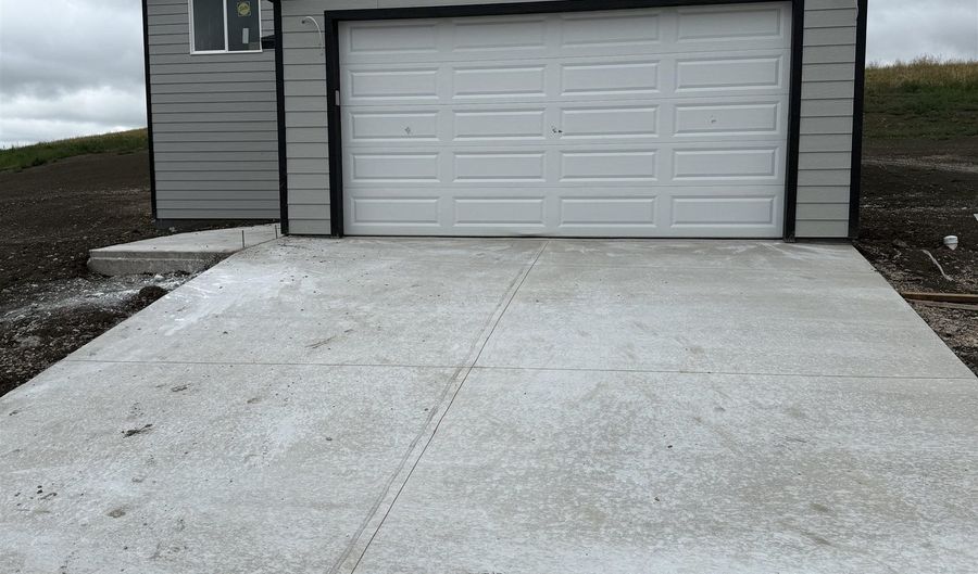 880 Yorktown Blvd, Box Elder, SD 57719 - 2 Beds, 2 Bath