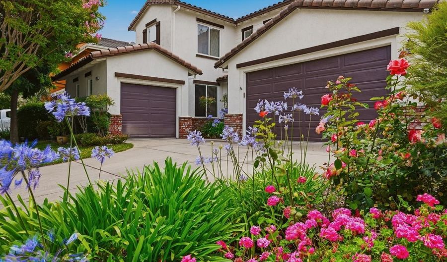 421 Bettona Way, American Canyon, CA 94503 - 5 Beds, 5 Bath