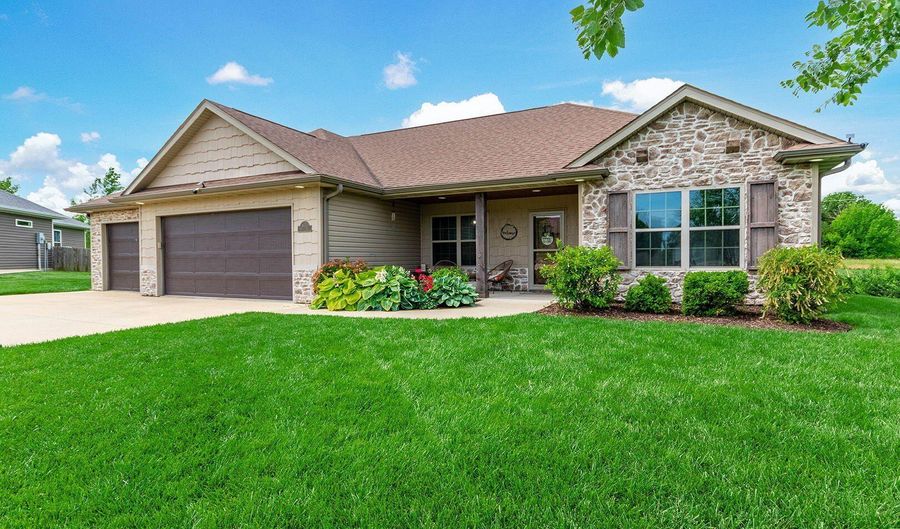 4870 W Red Tail Dr, Ashland, MO 65010 - 3 Beds, 2 Bath