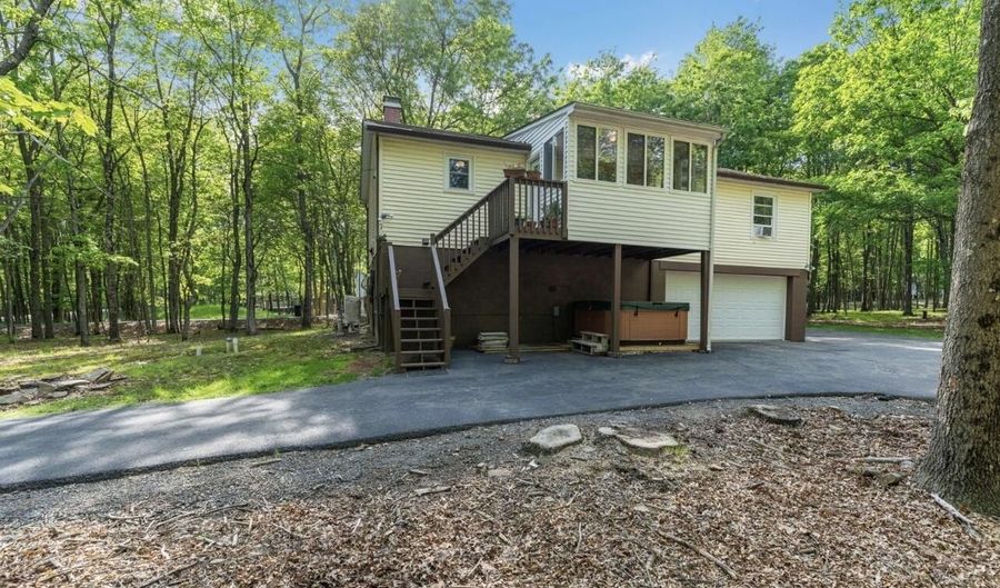 148 Sycamore Cir, Albrightsville, PA 18210 - 2 Beds, 2 Bath