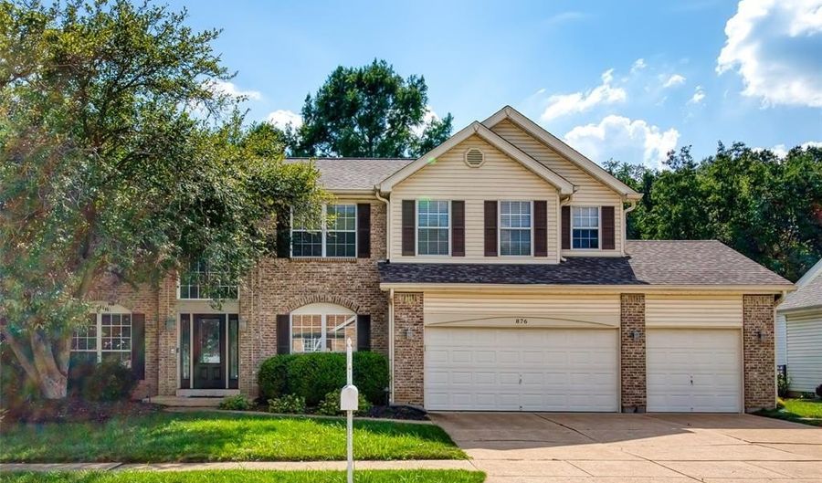 876 Kiefer Trails Dr, Ballwin, MO 63021 - 4 Beds, 4 Bath