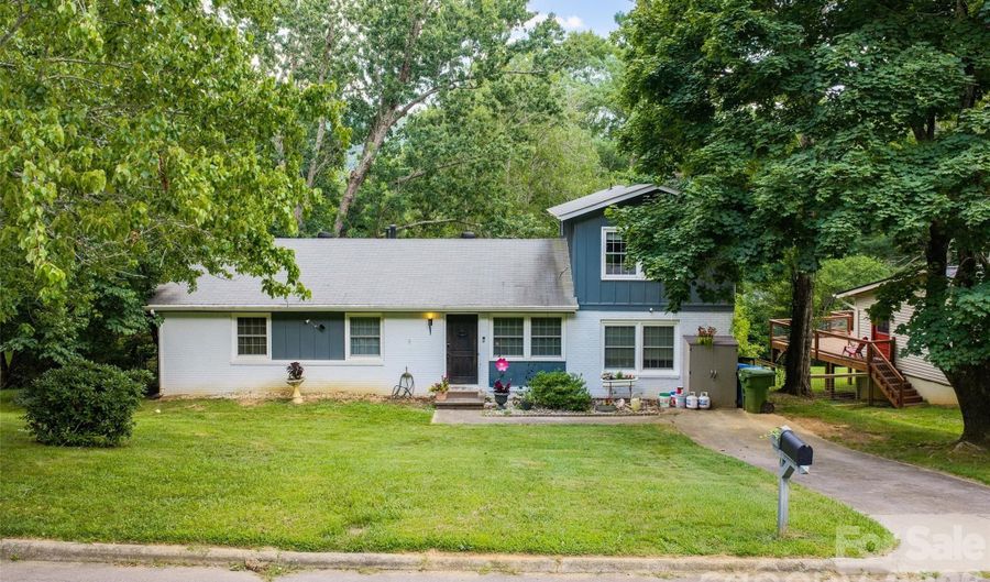 6 Hillview Cir, Asheville, NC 28805 - 4 Beds, 2 Bath