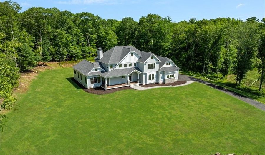 105 Princess Pine Dr, East Greenwich, RI 02818 - 4 Beds, 5 Bath