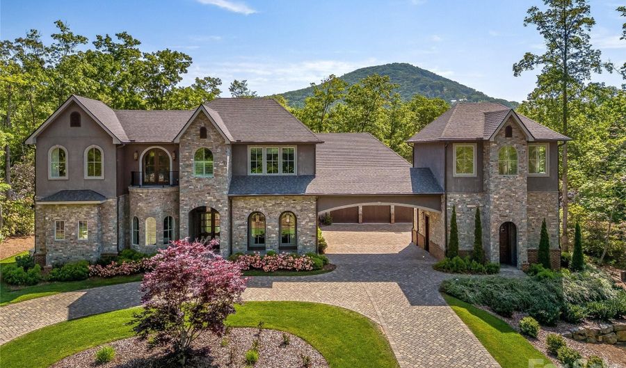 1905 White Tree Trl, Arden, NC 28704 - 4 Beds, 4 Bath