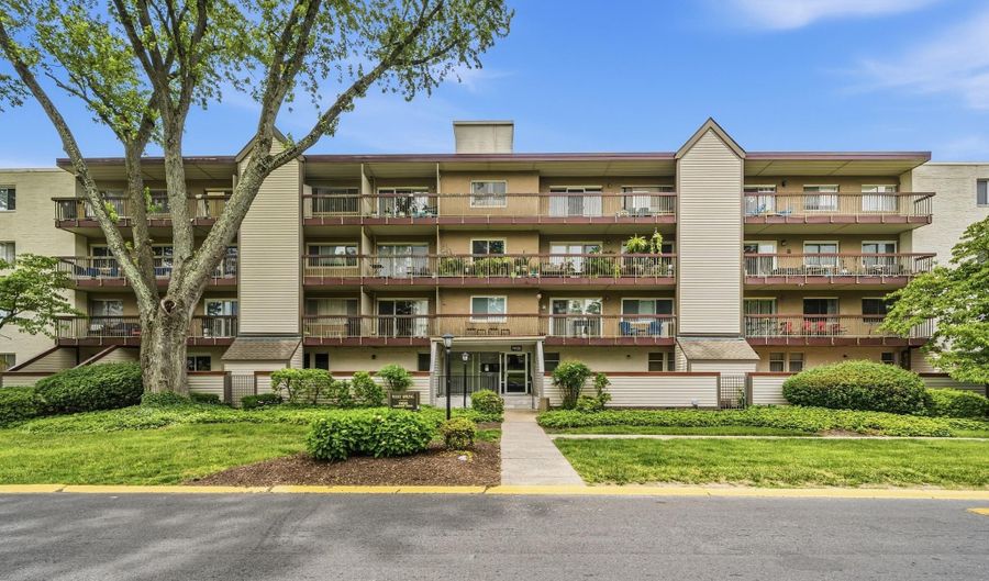 7400 LAKEVIEW Dr N404, Bethesda, MD 20817 - 2 Beds, 2 Bath