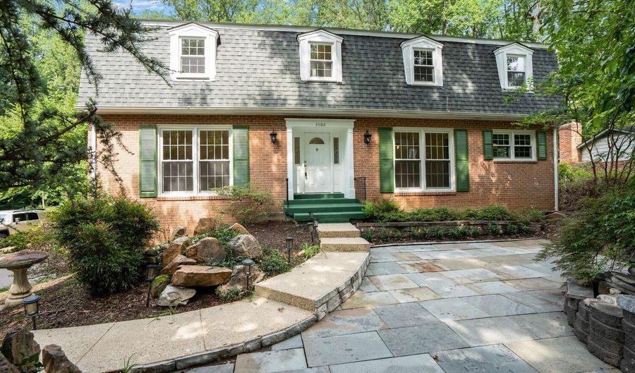 3502 LAUNCELOT Way, Annandale, VA 22003 - 6 Beds, 4 Bath