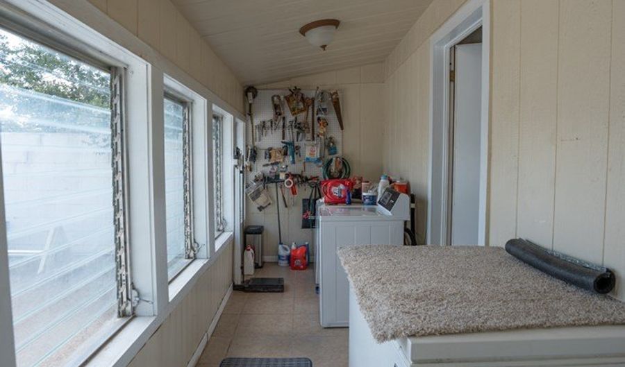 608 E Sul Ross, Alpine, TX 79830 - 5 Beds, 3 Bath