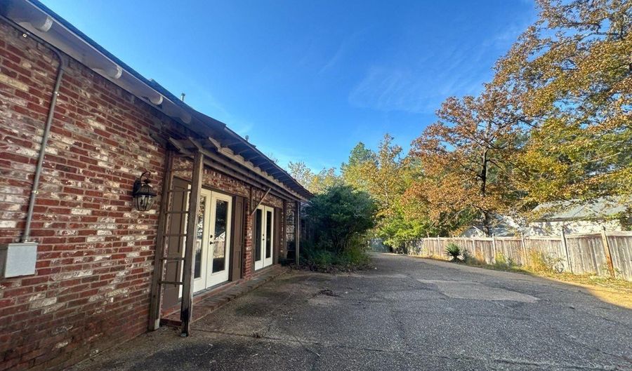 106 Quail Hollow Pl, Brandon, MS 39047 - 4 Beds, 4 Bath