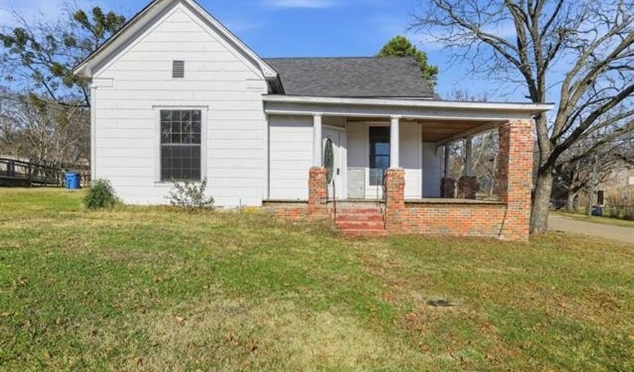 233 W 3rd, Atoka, OK 74525 - 3 Beds, 1 Bath