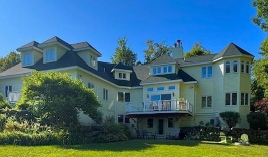32 Merrill Rd, Campton, NH 03223 - 3 Beds, 4 Bath