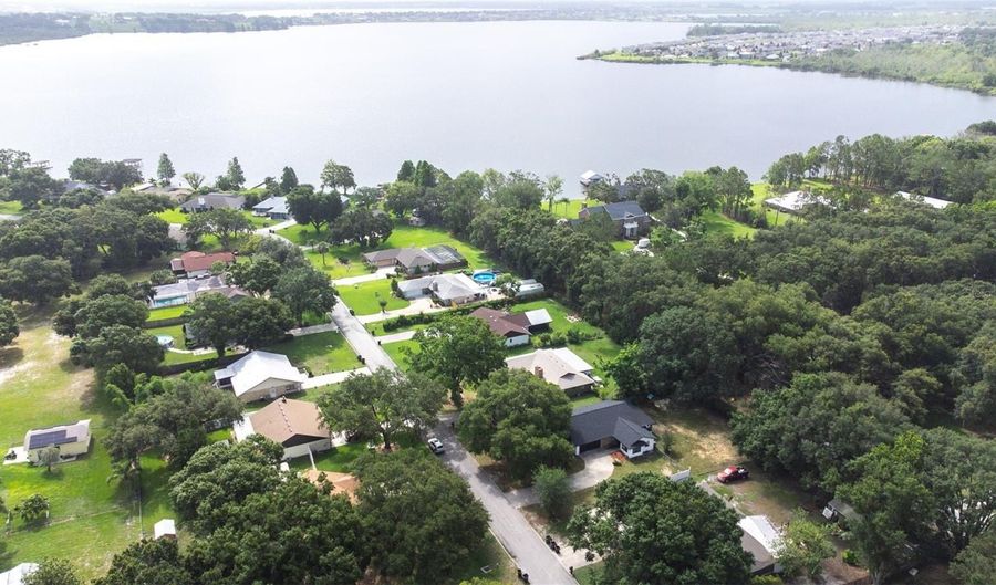910 VAN Dr, Auburndale, FL 33823 - 3 Beds, 2 Bath