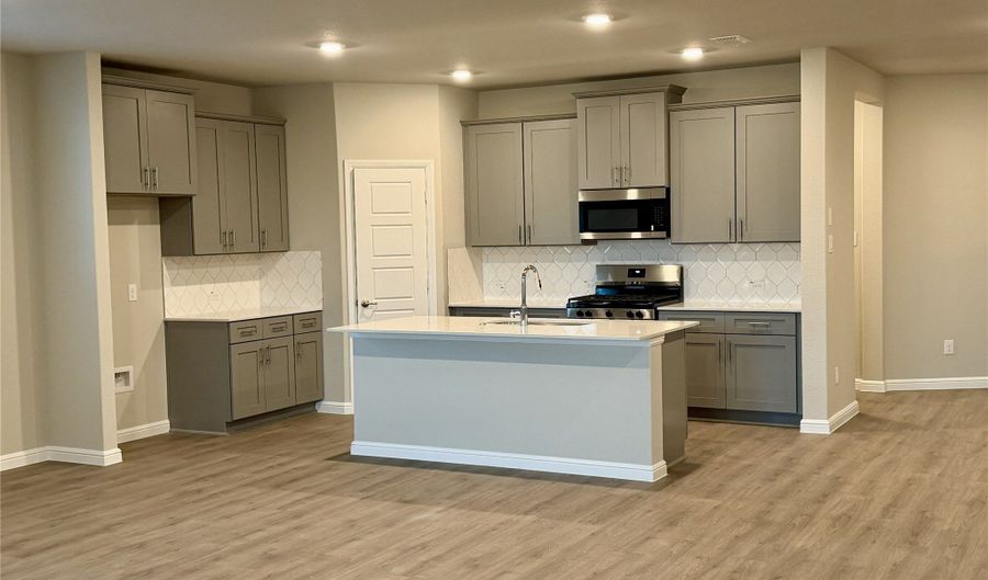 15129 RAM ROCK Dr, Aledo, TX 76008 - 4 Beds, 2 Bath