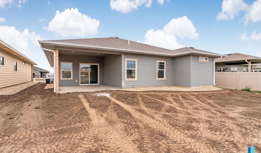 2404 E Tinley St, Brandon, SD 57005 - 2 Beds, 2 Bath