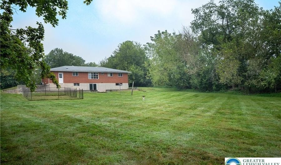 3338 Orefield Rd, Allentown, PA 18104 - 3 Beds, 3 Bath