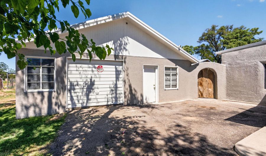 915 N Gabaldon Rd, Belen, NM 87002 - 3 Beds, 3 Bath