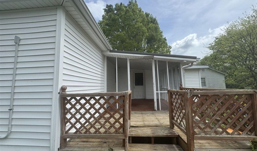 1258 Nutwood St, Bowling Green, KY 42103 - 3 Beds, 1 Bath