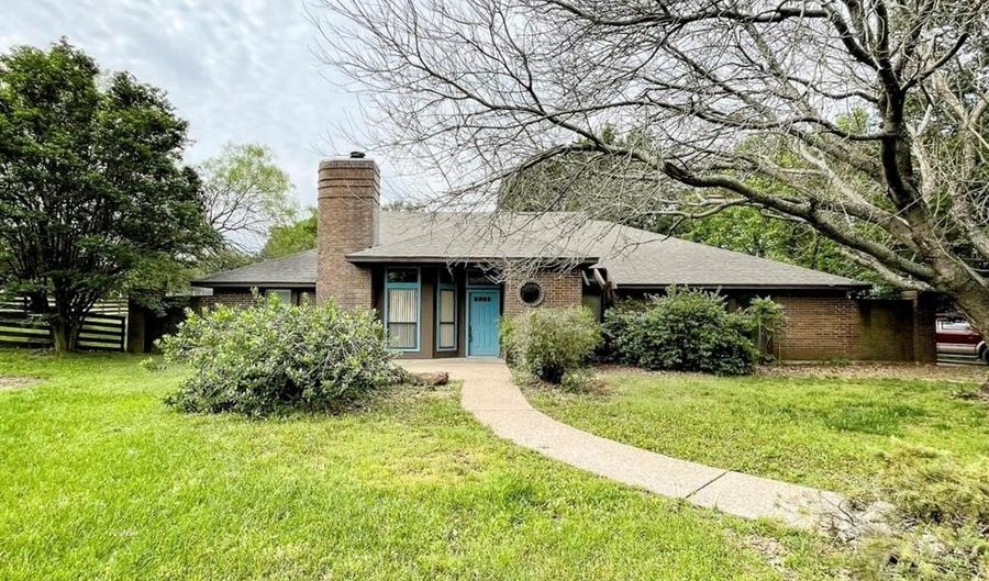 1215 Honeysuckle Dr, Keene, TX 76059 - 4 Beds, 4 Bath