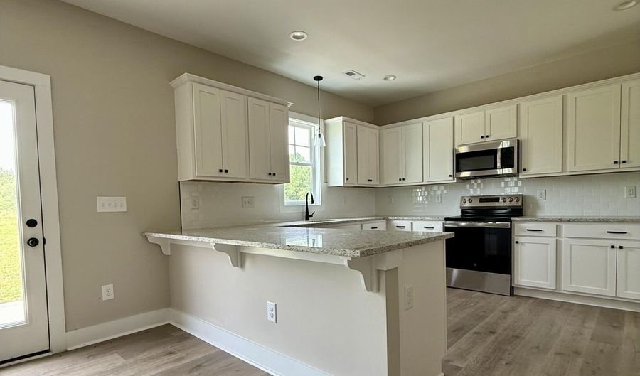 145 Spring Meadows Dr, Aberdeen, NC 28315 - 3 Beds, 3 Bath