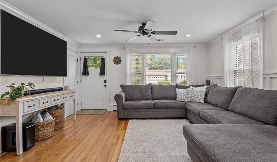 33 Fairhaven Rd, Cumberland, RI 02864 - 3 Beds, 2 Bath