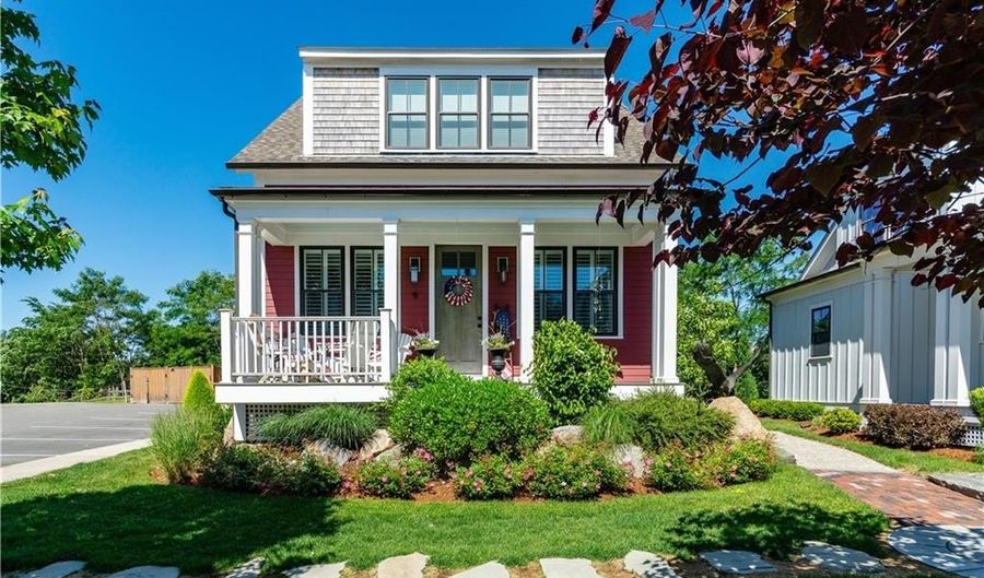 15 Castle St 9, East Greenwich, RI 02818 - 4 Beds, 4 Bath