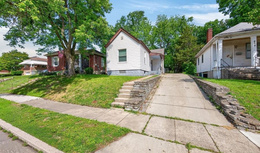 668 Elliott Ave, Arlington Heights, OH 45215 - 2 Beds, 1 Bath
