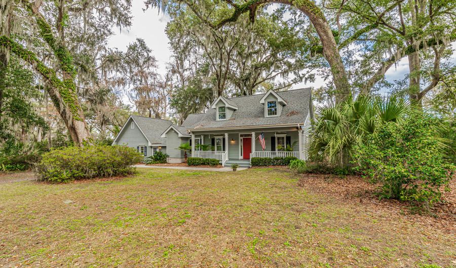 402 Island Cir E, St. Helena, SC 29920 - 3 Beds, 3 Bath