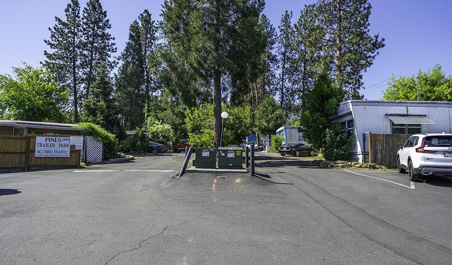 1565 Siskiyou Blvd SPC 18, Ashland, OR 97520 - 1 Beds, 1 Bath