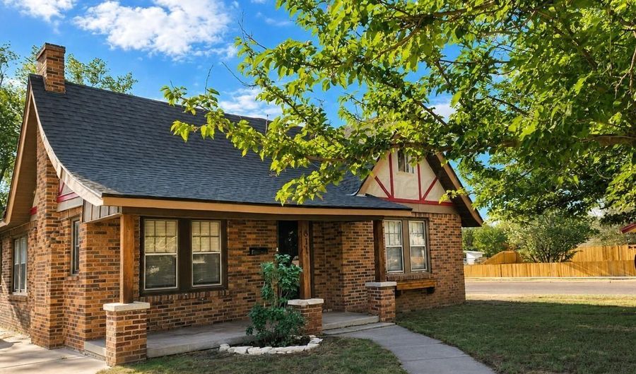 611 S BELLEVIEW St, Amarillo, TX 79106 - 3 Beds, 2 Bath
