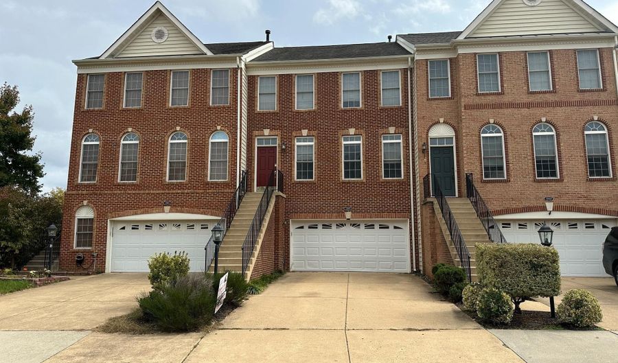 22609 WELBORNE MANOR Sq, Ashburn, VA 20148 - 3 Beds, 3 Bath