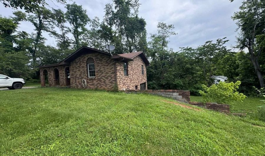 6190 Wisdom Dock Rd, Albany, KY 42602 - 3 Beds, 1 Bath