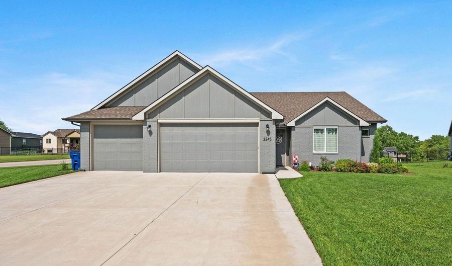 2245 S Nicole Cir, Andover, KS 67002 - 4 Beds, 3 Bath