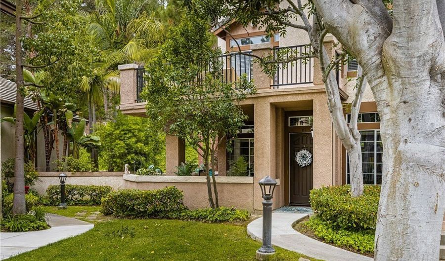61 Montara Dr, Aliso Viejo, CA 92656 - 2 Beds, 2 Bath