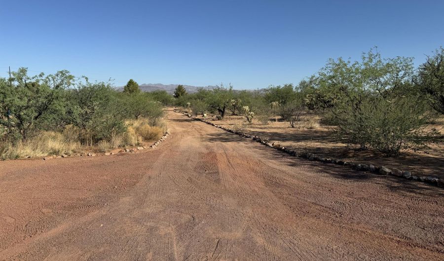 1760 W Eagle Way, Amado, AZ 85645 - 3 Beds, 2 Bath