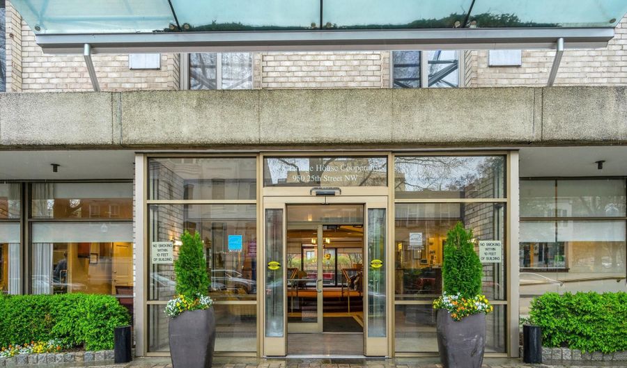 940 25TH St NW 104-S, Washington, DC 20037 - 0 Beds, 1 Bath