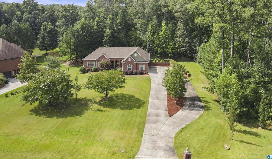 226 THOROUGHBRED Ln, Alabaster, AL 35007 - 3 Beds, 4 Bath