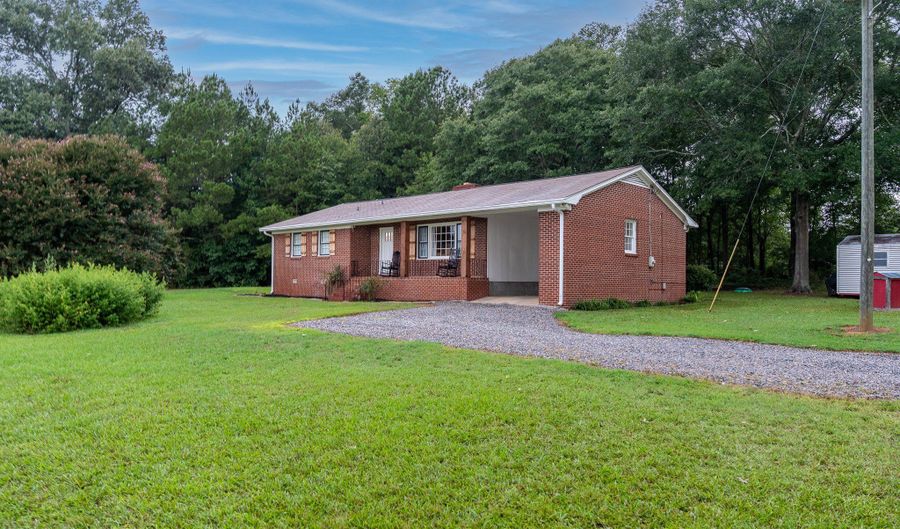 1070 Old Watson Springs Rd, Watkinsville, GA 30677 - 3 Beds, 2 Bath